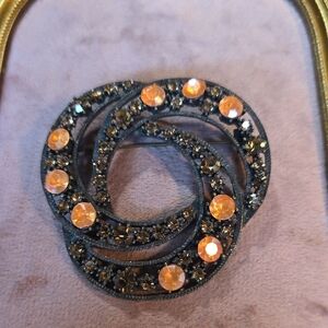 Vintage Unsigned Florenza Japanned Metal Brooch